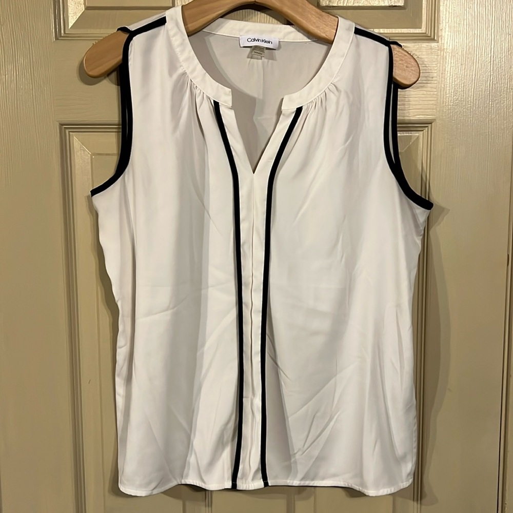 Calvin Klein blouse size M
